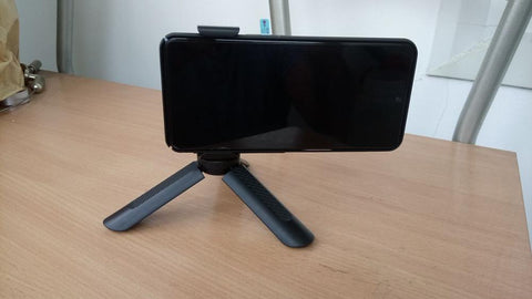 Wireless Smartphone Handle Grip Holder with Shutter